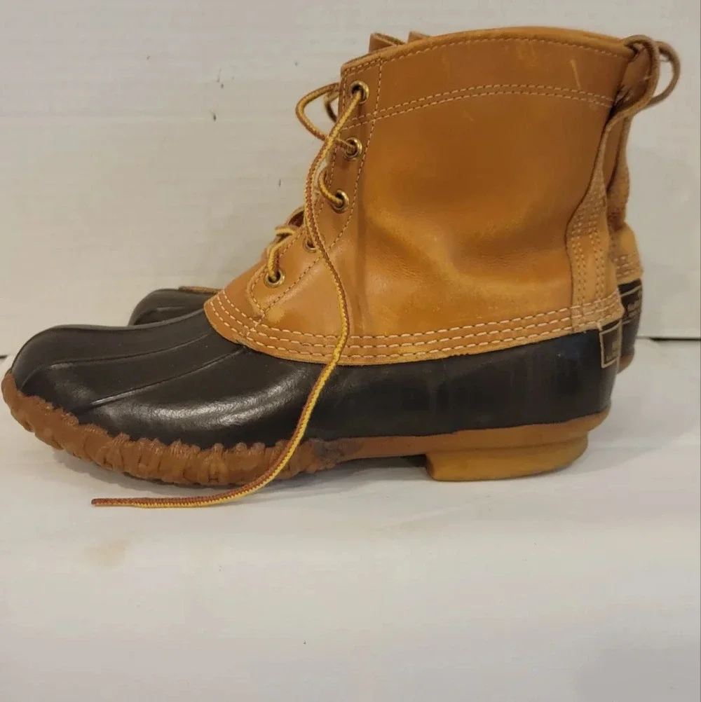 LADIES L.L. BEAN ANKLE DUCK BOOTS (sz 9).